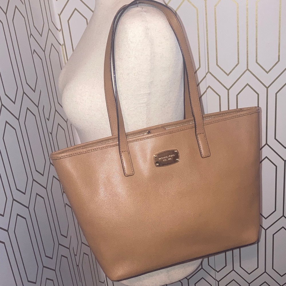 Authentic Micheal Kors Genuine Cognac Leather JET SET Tote